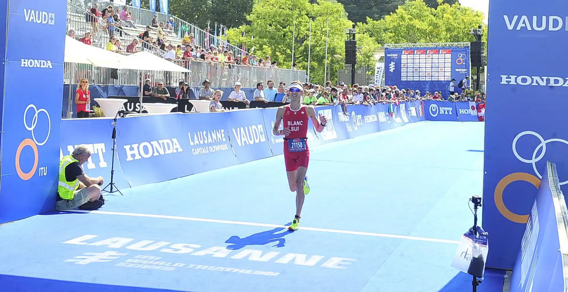 TRIATHLON WORLD CHAMPIONSHIPS | LAUSANNE 2019 | Dominique Blanc crossing the finish line